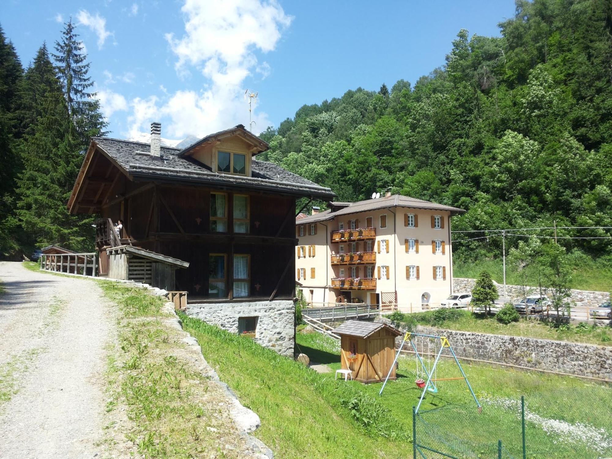 Appartamenti Rabbi Fonti Bagni di Rabbi Экстерьер фото
