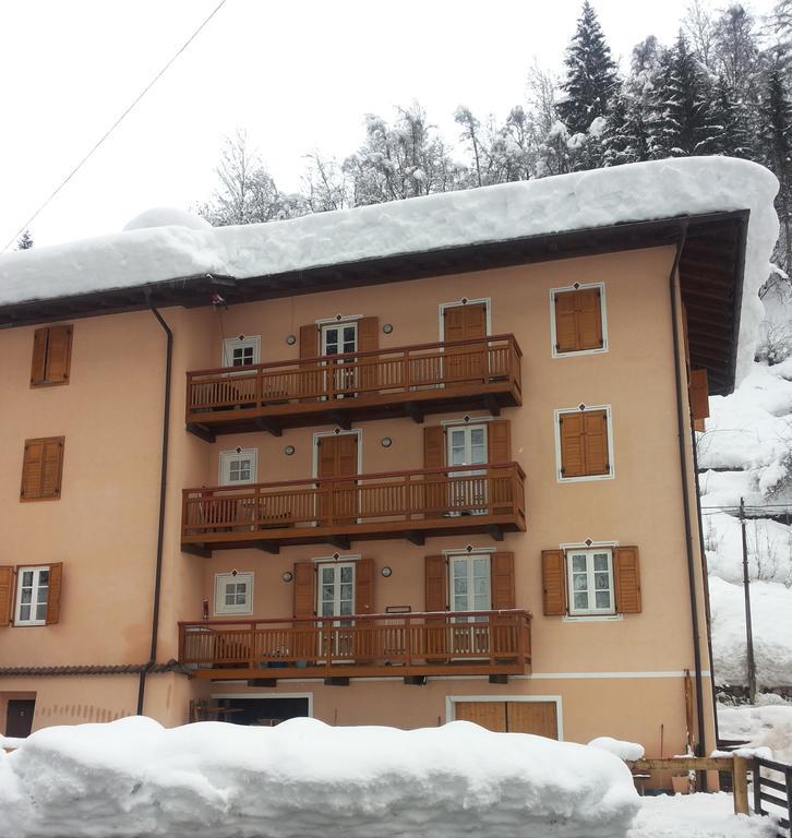 Appartamenti Rabbi Fonti Bagni di Rabbi Экстерьер фото