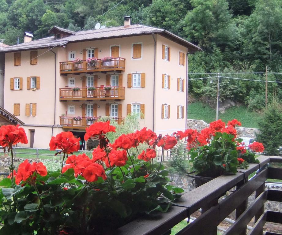 Appartamenti Rabbi Fonti Bagni di Rabbi Экстерьер фото